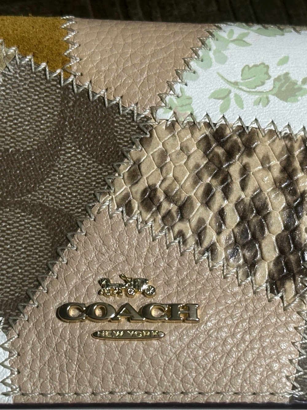 Rare! COACH Hayden Patchwork Continental Wallet - Picture 3 of 9